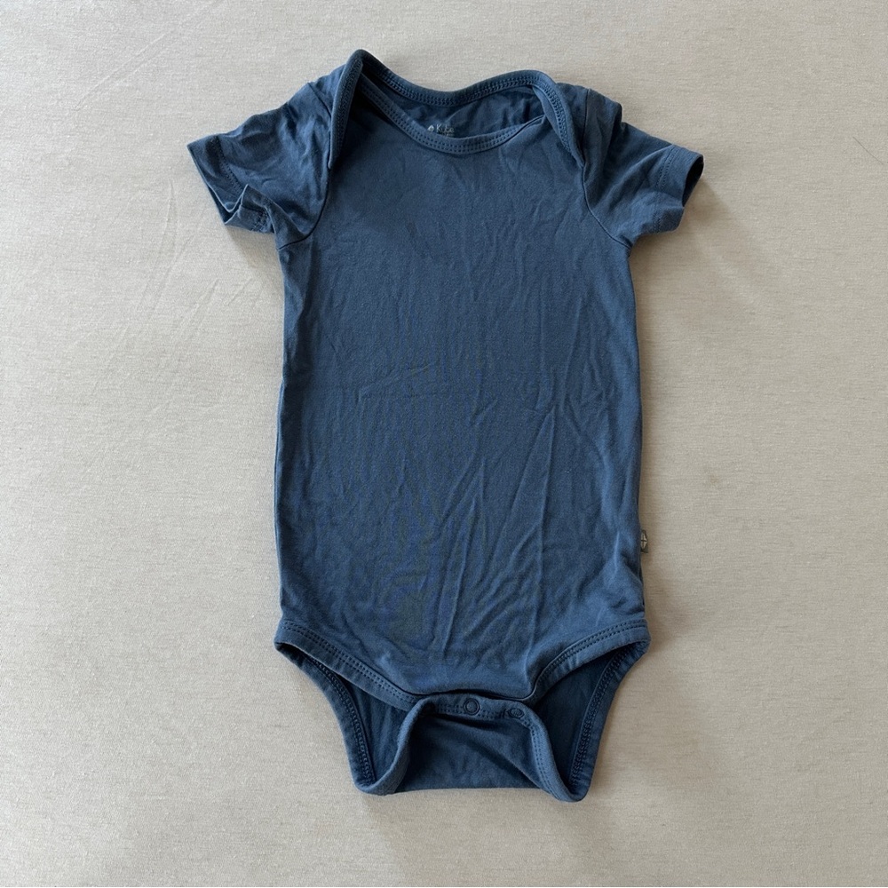 Kyte Baby Bodysuit in Steel (6-12M)